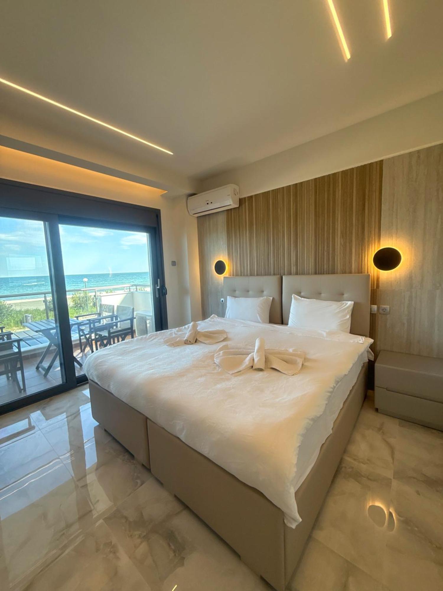 Aqua Mare Luxury Apartments Paralía Esterno foto